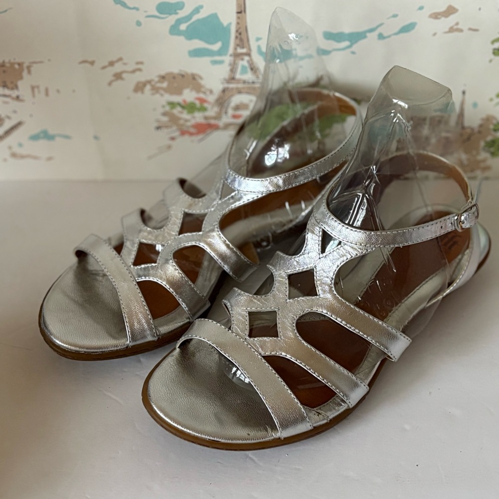 Sofft Metallic Silver Strappy Women's Sandals Size 8 - Picture 4 of 10